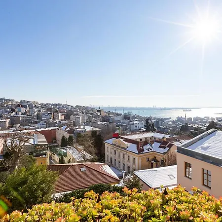 Enchanting Flat In Beyoglu With Bosphorus View Apartment