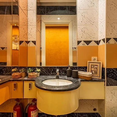 Enchanting Flat In Beyoglu With Bosphorus View *